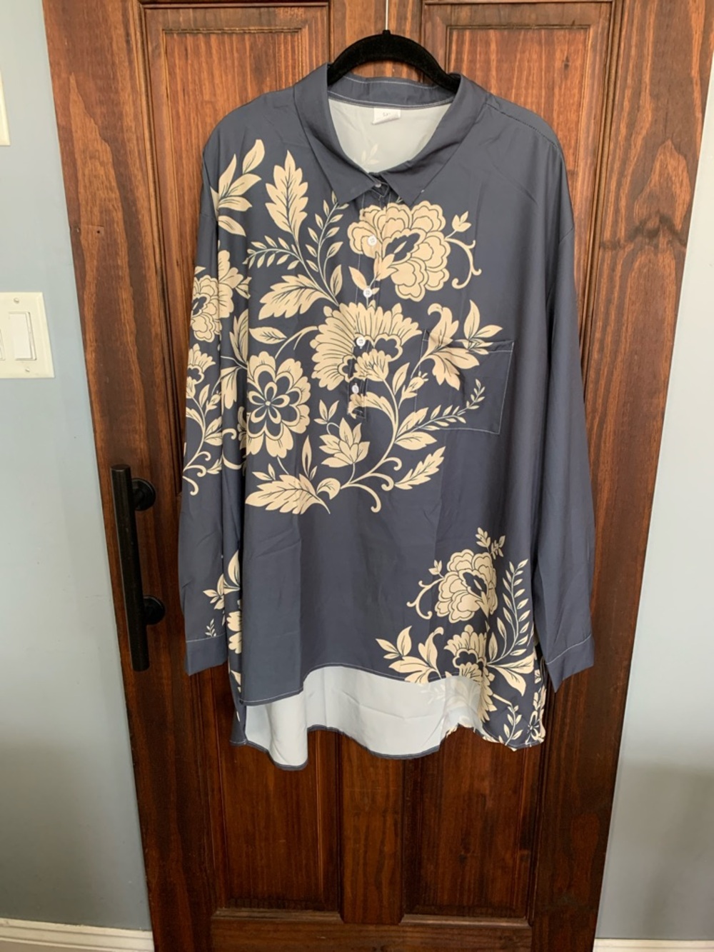 Elle Floral Print Button-Up Tunic in Slate Blue and Cream 5XL